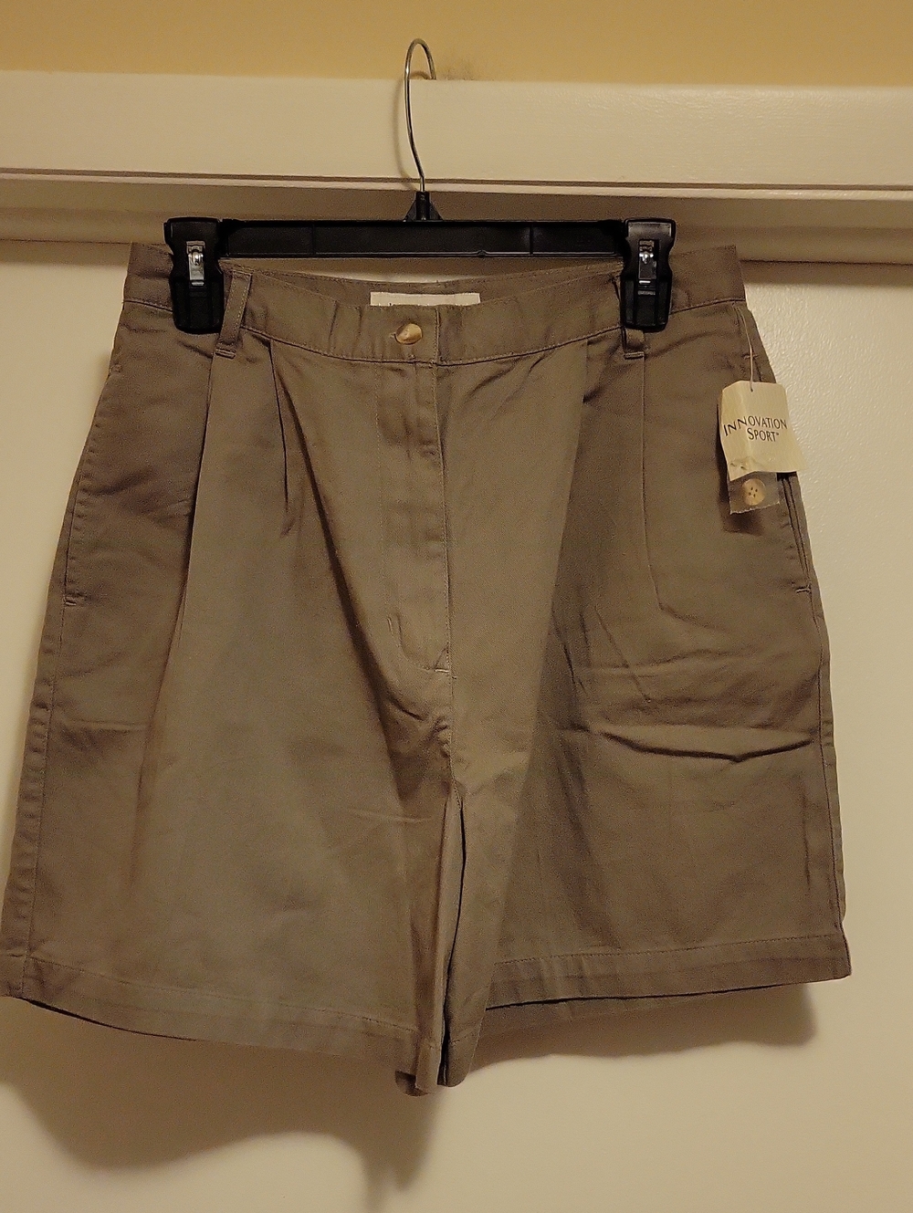 NWT: Women's Innovation Sport Pleated Shorts